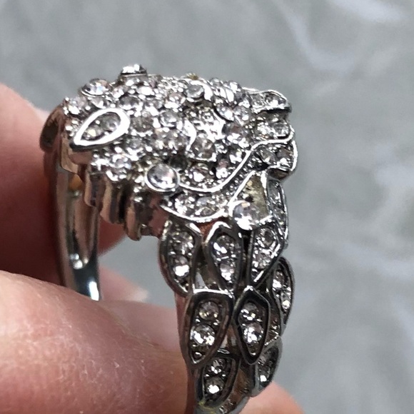 Costume jewelry statement rings lot of 3 CLOSET CLEAR OUT - Picture 10 of 12